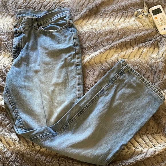 GUC ⭐️VINTAGE⭐️Riveted by Lee Jeans in Light wash, Size 18 (19” waist) - Picture 1 of 8